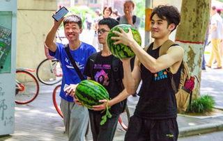 北京高校吃瓜,吃瓜群众眼中的校园美食盛宴