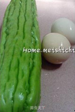 用凉瓜做什么吃,夏日清凉佳肴，尽享健康美味