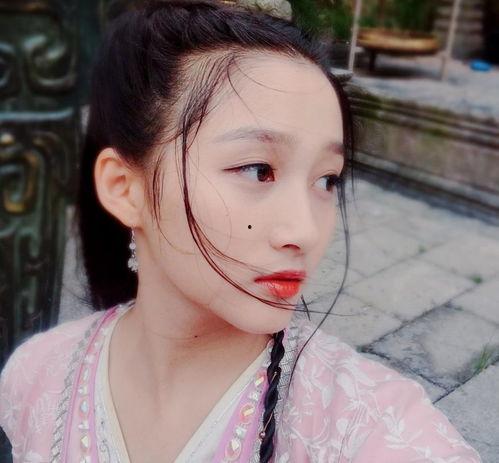 满级师妹在线吃瓜,揭秘校园风云背后的秘密