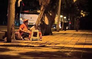 路灯底下吃瓜视频,揭秘路灯底下的吃瓜趣事